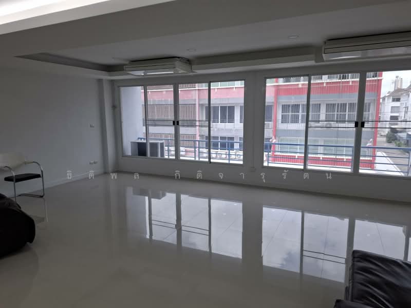 Commercial building for sale at Sampeng 2 Sathon-Kalapaphruek Soi 2 Corner unit, Bangkok, กัลปพฤกษ์, Bang Khae, Bangkok, , 450 sqm, Shophouse For Sale, by ธิติพล กิติจารุรัตน์, 500452354 - DDproperty.com