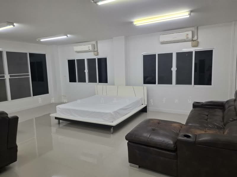 Commercial building for sale at Sampeng 2 Sathon-Kalapaphruek Soi 2 Corner unit, Bangkok, กัลปพฤกษ์, Bang Khae, Bangkok, , 450 sqm, Shophouse For Sale, by ธิติพล กิติจารุรัตน์, 500452354 - DDproperty.com