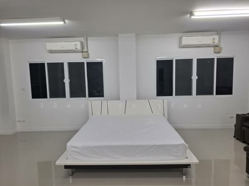 Commercial building for sale at Sampeng 2 Sathon-Kalapaphruek Soi 2 Corner unit, Bangkok, กัลปพฤกษ์, Bang Khae, Bangkok, , 450 sqm, Shophouse For Sale, by ธิติพล กิติจารุรัตน์, 500452354 - DDproperty.com