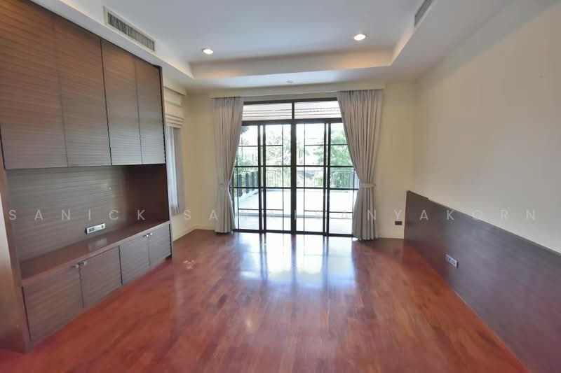 Narasiri Pattanakarn-Srinakarin, Bangkok, 878 Soi Srinakarin 20, Khlong Chan, Bang Kapi, Bangkok, 3 Bedrooms, 550 sqm, Single Detached House For Rent, by Sanick Sawaisanyakorn, 500452366 - DDproperty.com