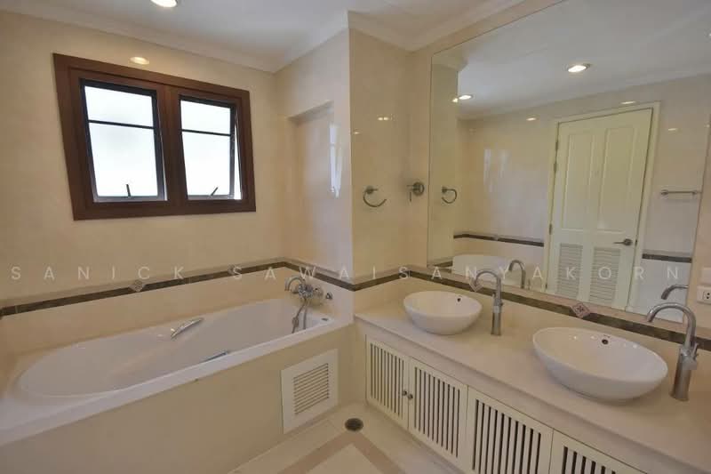 Narasiri Pattanakarn-Srinakarin, Bangkok, 878 Soi Srinakarin 20, Khlong Chan, Bang Kapi, Bangkok, 3 Bedrooms, 550 sqm, Single Detached House For Rent, by Sanick Sawaisanyakorn, 500452366 - DDproperty.com