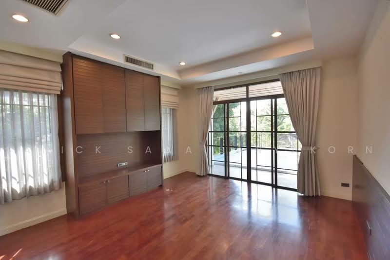 Narasiri Pattanakarn-Srinakarin, Bangkok, 878 Soi Srinakarin 20, Khlong Chan, Bang Kapi, Bangkok, 3 Bedrooms, 550 sqm, Single Detached House For Rent, by Sanick Sawaisanyakorn, 500452366 - DDproperty.com