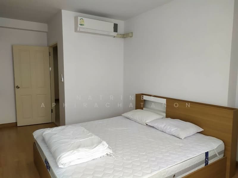 Supalai Park Ekkamai-Thonglor, Bangkok, Petchaburi Road, Bang Kapi, Huai Khwang, Bangkok, 2 Bedrooms, 71 sqm, Condo For Rent, by Natrinee Aphirachatanon, 500452437 - DDproperty.com