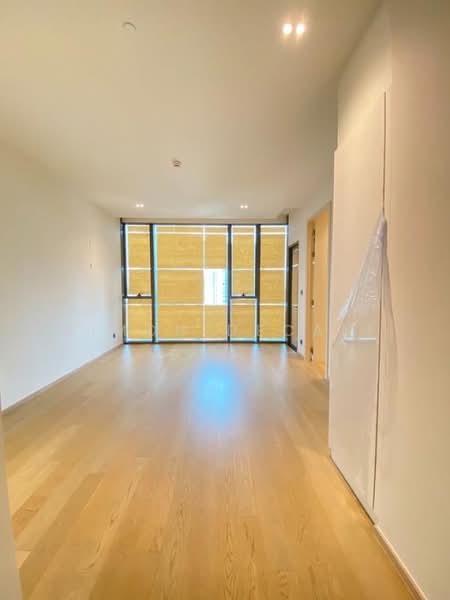 The Strand Thonglor, Bangkok, 36 Soi Sukhumvit 55, Khlong Tan Nua, Watthana, Bangkok, 1 Bedroom, 50 sqm, Condo For Sale, by Simon Decalf, 500452474 - DDproperty.com