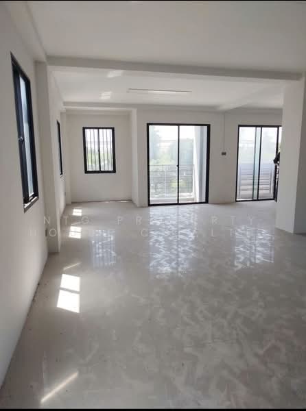 อาคาร3.5ชั้น พร้อมโกดัง หนองจอก, Bangkok, Min Buri, Min Buri, Bangkok, , 850 sqm, Warehouse/Factory For Rent, by NTG Property House Co.,Ltd., 500452489 - DDproperty.com