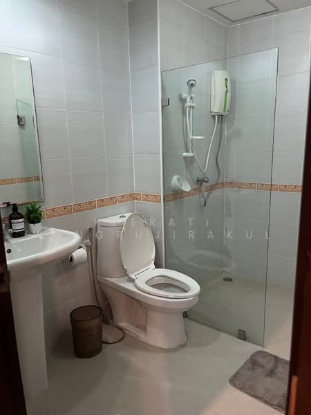 Le Cosi Ekamai 28, Bangkok, Sukhumvit, Khlong Tan Nua, Watthana, Bangkok, 2 Bedrooms, 82 sqm, Condo For Rent, by Keerati Wangrujirakul, 500452508 - DDproperty.com