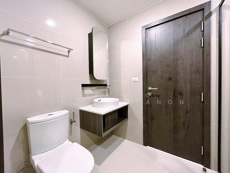 XT Huaikhwang, Bangkok, 244 Ratchadaphisek Road, Huai Khwang, Bangkok, 1 Bedroom, 35 sqm, Condo For Rent, by Natrinee Aphirachatanon, 500452581 - DDproperty.com