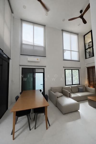 Estara Haven Pattanakan 20, Bangkok, Phatthanakan 20, Phatthanakan Road, Suan Luang, Bangkok, 4 Bedrooms, 250 sqm, Townhouse For Rent, by Nisakorn Wingwat, 500452698 - DDproperty.com