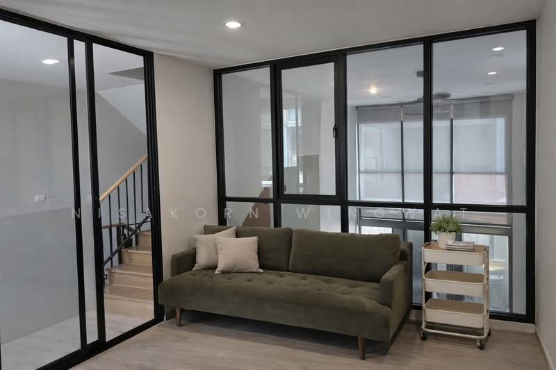 Estara Haven Pattanakan 20, Bangkok, Phatthanakan 20, Phatthanakan Road, Suan Luang, Bangkok, 4 Bedrooms, 250 sqm, Townhouse For Rent, by Nisakorn Wingwat, 500452698 - DDproperty.com