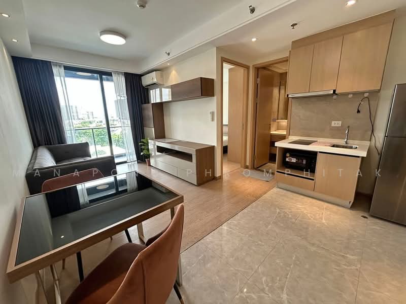 Regal Sathon-Naradhiwas, Bangkok, Naradhiwas Rajanagarindra Road, Thung Maha Mek, Sathon, Bangkok, 1 Bedroom, 35 sqm, Condo For Rent, by Manapong Phromphitak, 500452725 - DDproperty.com