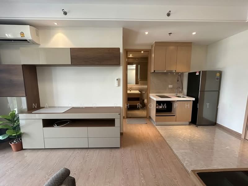 Regal Sathon-Naradhiwas, Bangkok, Naradhiwas Rajanagarindra Road, Thung Maha Mek, Sathon, Bangkok, 1 Bedroom, 35 sqm, Condo For Rent, by Manapong Phromphitak, 500452725 - DDproperty.com