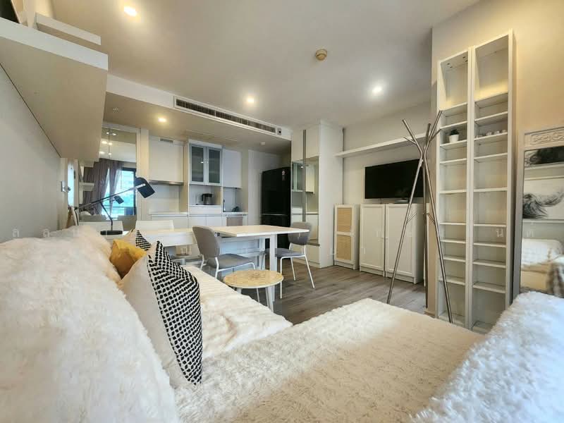 Collezio Sathorn-Pipat, Bangkok, 41 Soi Pipat 1 Silom Road, Silom, Bang Rak, Bangkok, 1 Bedroom, 41 sqm, Condo For Rent, by Lalana (Kwang) Kashemsanta, 500452730 - DDproperty.com