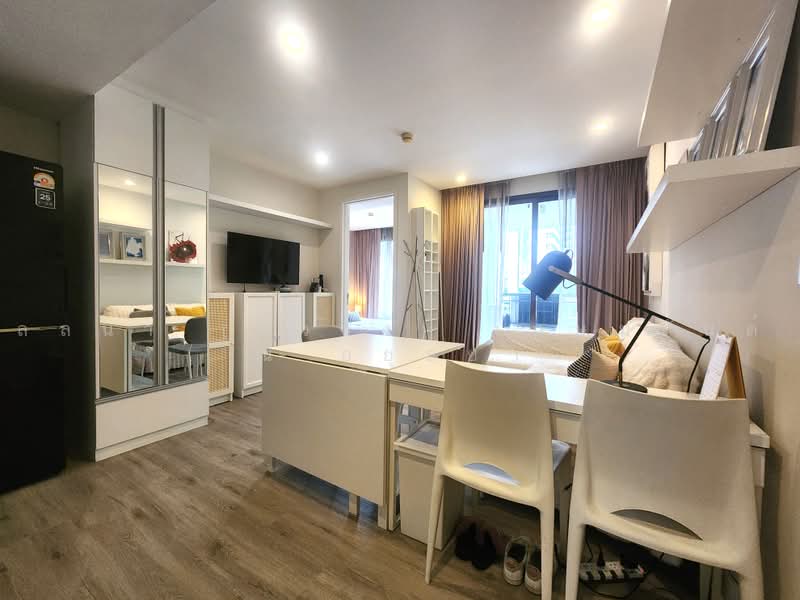 Collezio Sathorn-Pipat, Bangkok, 41 Soi Pipat 1 Silom Road, Silom, Bang Rak, Bangkok, 1 Bedroom, 41 sqm, Condo For Rent, by Lalana (Kwang) Kashemsanta, 500452730 - DDproperty.com