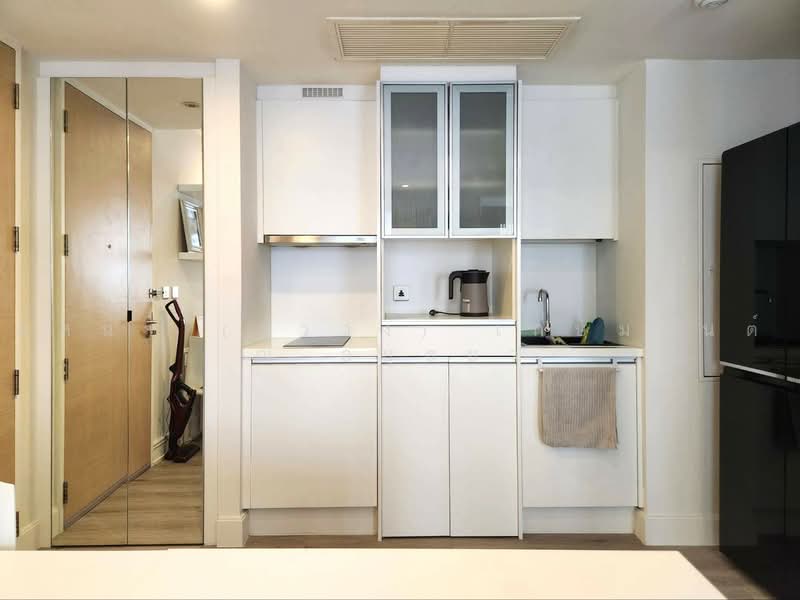 Collezio Sathorn-Pipat, Bangkok, 41 Soi Pipat 1 Silom Road, Silom, Bang Rak, Bangkok, 1 Bedroom, 41 sqm, Condo For Rent, by Lalana (Kwang) Kashemsanta, 500452730 - DDproperty.com