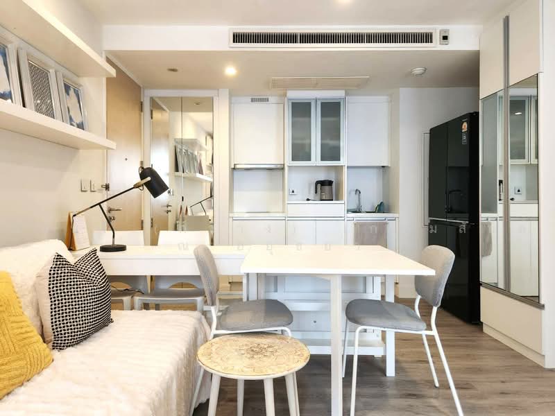 Collezio Sathorn-Pipat, Bangkok, 41 Soi Pipat 1 Silom Road, Silom, Bang Rak, Bangkok, 1 Bedroom, 41 sqm, Condo For Rent, by Lalana (Kwang) Kashemsanta, 500452730 - DDproperty.com