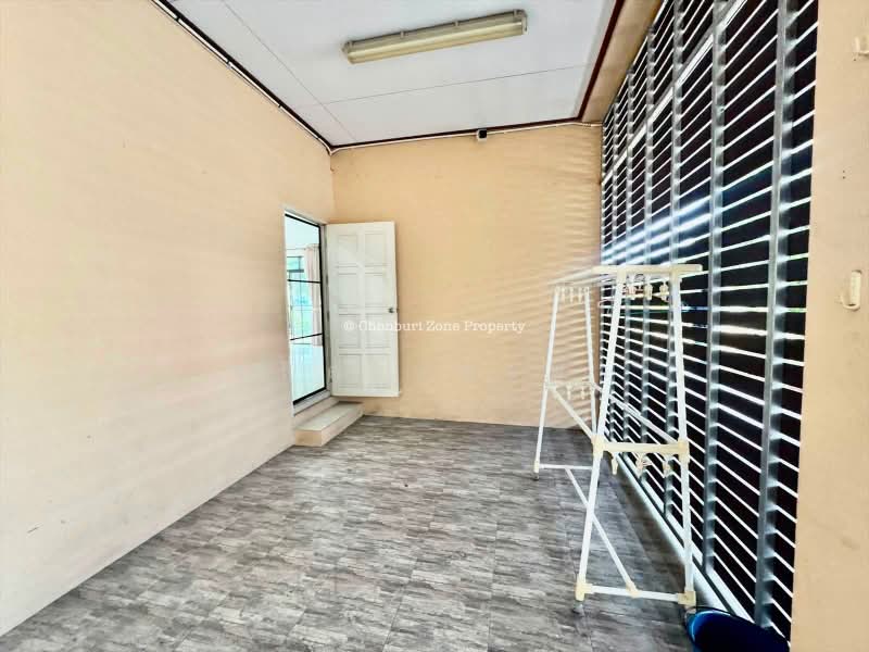ขายบ้านเดี๋ยวหลังใหญ่พร้อมที่ดินแปลงใหญ่ เก้ากิโล ศรีราชา, Chon Buri (Pattaya), Surasak, Si Racha, Chon Buri (Pattaya), 3 Bedrooms, 247 sqm, Single Detached House For Sale, by Dusit Saengfa, 500452839 - DDproperty.com