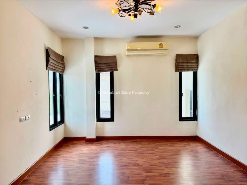 ขายบ้านเดี๋ยวหลังใหญ่พร้อมที่ดินแปลงใหญ่ เก้ากิโล ศรีราชา, ชลบุรี, สุรศักดิ์, ศรีราชา, ชลบุรี, 247 ตร.ม., บ้านเดี่ยว ขาย, โดย ดุสิต แสงฟ้า, 500452839 - DDproperty.com