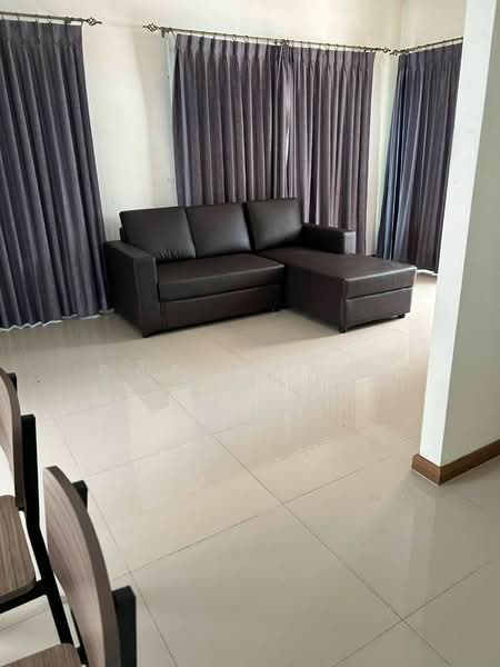 ให้เช่าบ้านแฝด ม.คาซ่าแกรนด์ สวนเสือ ศรีราชา, Chon Buri (Pattaya), Surasak, Si Racha, Chon Buri (Pattaya), 3 Bedrooms, 150 sqm, Semi-Detached House (Twin House) For Rent, by Dusit Saengfa, 500452843 - DDproperty.com