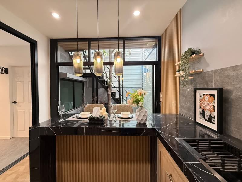Areeya Mova Kaset-Nawamintr, Bangkok, Soi Moobaan Areeya Mowa, Chorake Bua, Lat Phrao, Bangkok, 3 Bedrooms, 170 sqm, Townhouse For Sale, by Ashiraya Suwannin, 500452848 - DDproperty.com