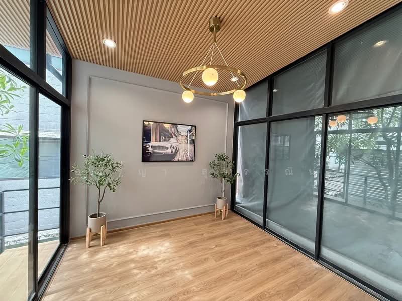 Areeya Mova Kaset-Nawamintr, Bangkok, Soi Moobaan Areeya Mowa, Chorake Bua, Lat Phrao, Bangkok, 3 Bedrooms, 170 sqm, Townhouse For Sale, by Ashiraya Suwannin, 500452848 - DDproperty.com