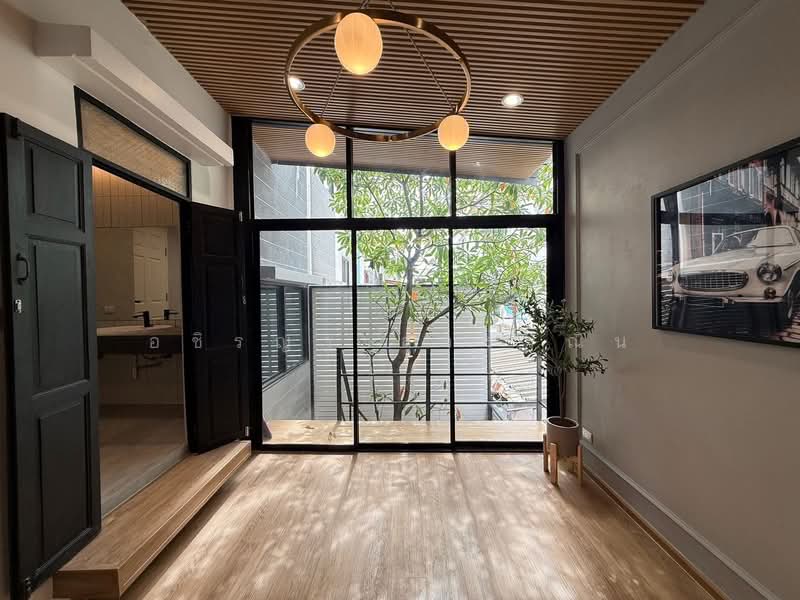 Areeya Mova Kaset-Nawamintr, Bangkok, Soi Moobaan Areeya Mowa, Chorake Bua, Lat Phrao, Bangkok, 3 Bedrooms, 170 sqm, Townhouse For Sale, by Ashiraya Suwannin, 500452848 - DDproperty.com