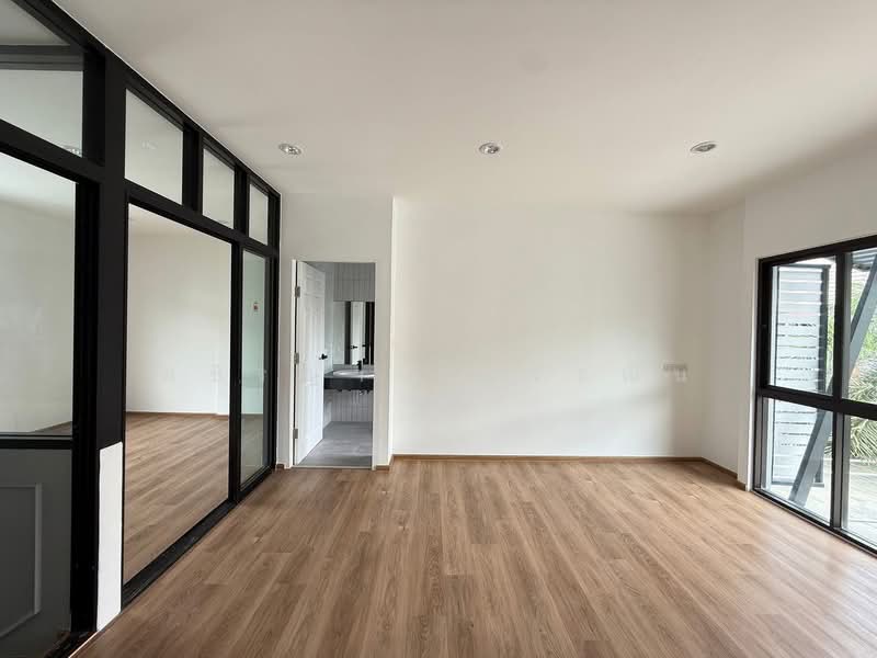Areeya Mova Kaset-Nawamintr, Bangkok, Soi Moobaan Areeya Mowa, Chorake Bua, Lat Phrao, Bangkok, 3 Bedrooms, 170 sqm, Townhouse For Sale, by Ashiraya Suwannin, 500452848 - DDproperty.com