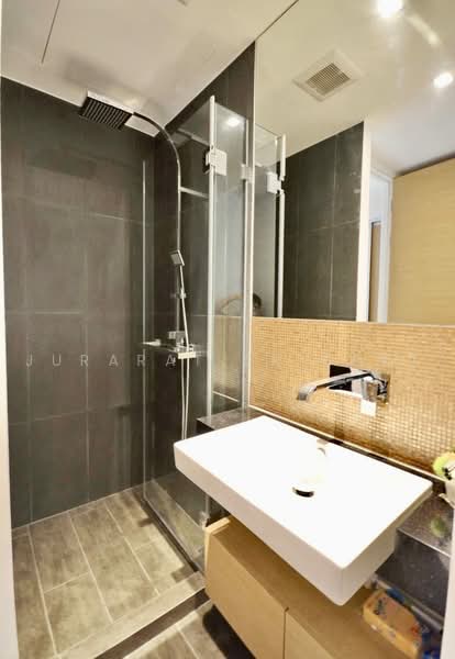 The Lofts Ekkamai, Bangkok, 1415 Sukhumvit Road, Phra Kanong Nua, Watthana, Bangkok, Studio, 33 sqm, Condo For Rent, by Jurarat Srichat, 500453026 - DDproperty.com