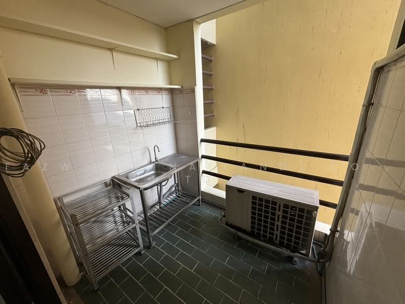 The Living Tower, Bangkok, Bang Chak, Phra Khanong, Bangkok, 2 Bedrooms, 52 sqm, Condo For Sale, by Fazwaz (Thailand) Co., Ltd., 500453052 - DDproperty.com