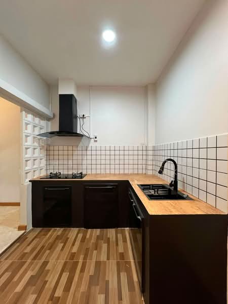 Baan Passakorn, Bangkok, Khlong Bang Phran, Bang Bon, Bangkok, 4 Bedrooms, 200 sqm, Townhouse For Sale, by Thanyathita Nalinratphokin, 500453088 - DDproperty.com