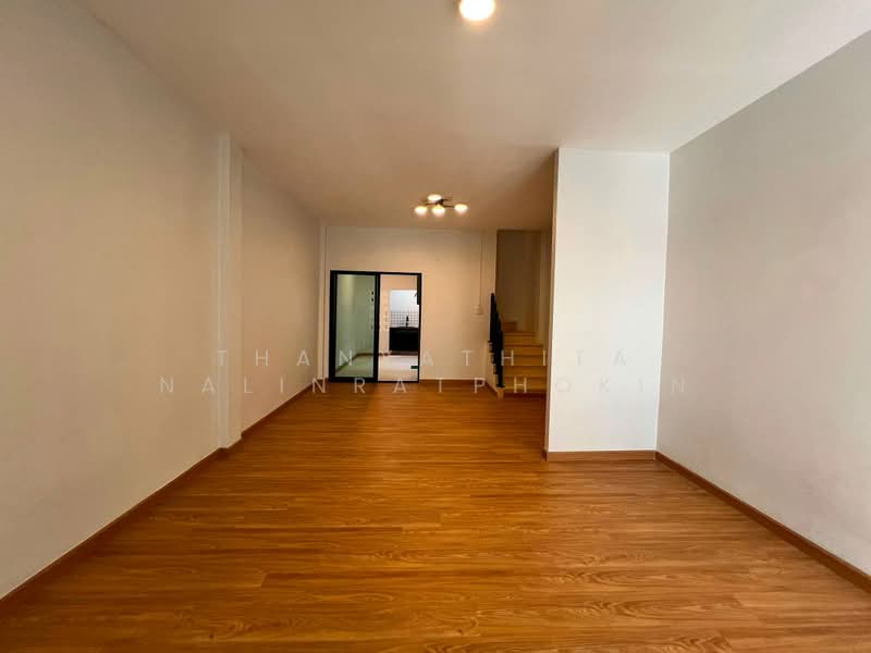 Baan Passakorn, Bangkok, Khlong Bang Phran, Bang Bon, Bangkok, 4 Bedrooms, 200 sqm, Townhouse For Sale, by Thanyathita Nalinratphokin, 500453088 - DDproperty.com