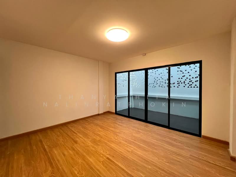 Baan Passakorn, Bangkok, Khlong Bang Phran, Bang Bon, Bangkok, 4 Bedrooms, 200 sqm, Townhouse For Sale, by Thanyathita Nalinratphokin, 500453088 - DDproperty.com