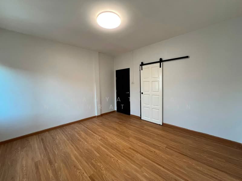 Baan Passakorn, Bangkok, Khlong Bang Phran, Bang Bon, Bangkok, 4 Bedrooms, 200 sqm, Townhouse For Sale, by Thanyathita Nalinratphokin, 500453088 - DDproperty.com