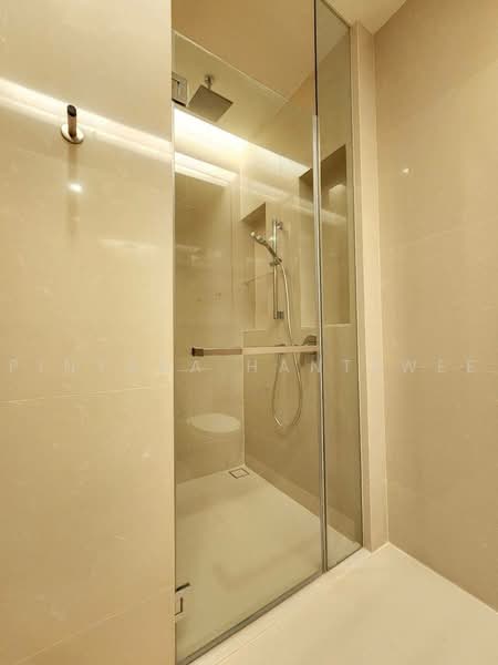 The Esse Asoke, Bangkok, 333 Soi Sukhumvit 21, Sukhumvit Road, Khlongtoei Nua, Watthana, Bangkok, 2 Bedrooms, 90 sqm, Condo For Rent, by Pinyada Hantewee, 500453091 - DDproperty.com