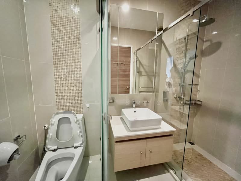 Q Asoke, Bangkok, 1678 Petchaburi Road, Makkasan, Ratchathewi, Bangkok, 2 Bedrooms, 70 sqm, Condo For Rent, by Jurarat Srichat, 500453094 - DDproperty.com