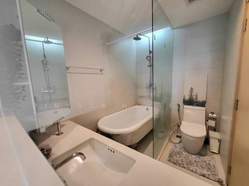 Siri At Sukhumvit, Bangkok, 902 Sukhumvit Road, Phra Kanong, Khlong Toei, Bangkok, 1 Bedroom, 52 sqm, Condo For Rent, by Pinyada Hantewee, 500453124 - DDproperty.com