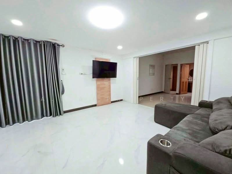หมู่บ้านณฐาวดี 3 ศรีราชา, Chon Buri (Pattaya), Surasak, Si Racha, Chon Buri (Pattaya), 4 Bedrooms, 200 sqm, Single Detached House For Sale, by A.T.A. Property, 500453177 - DDproperty.com