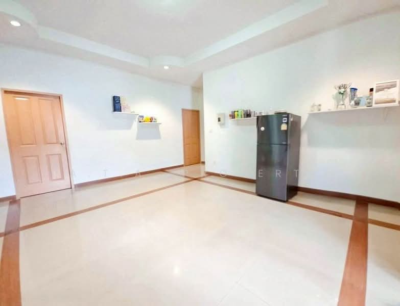 หมู่บ้านณฐาวดี 3 ศรีราชา, Chon Buri (Pattaya), Surasak, Si Racha, Chon Buri (Pattaya), 4 Bedrooms, 200 sqm, Single Detached House For Sale, by A.T.A. Property, 500453177 - DDproperty.com
