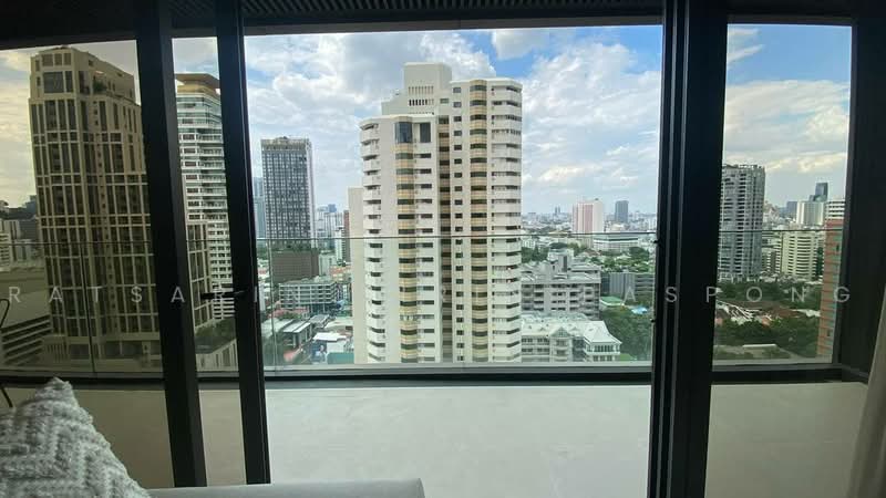 Vittorio 39, Bangkok, 8 Sukhumvit, Khlong Tan Nua, Watthana, Bangkok, 2 Bedrooms, 129 sqm, Condo For Rent, by Ratsarin Sirinipaspong, 500453180 - DDproperty.com