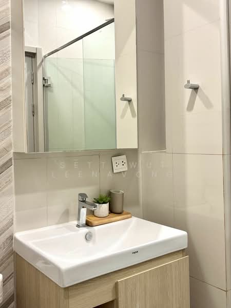 Oka Haus Sukhumvit 36, Bangkok, 3399 Rama 4 Road, Khong Tan, Khlong Toei, Bangkok, 1 Bedroom, 35 sqm, Condo For Rent, by Settawut Leenavong, 500453185 - DDproperty.com
