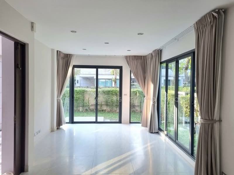 The Sonne Srinakarin-Bangna, Bangkok, Soi Chumchon Mahat Thai 3, Bangna-Trad Road, Dok Mai, Prawet, Bangkok, 4 Bedrooms, 245 sqm, Single Detached House For Sale, by Line: @956uovqp, 500453247 - DDproperty.com