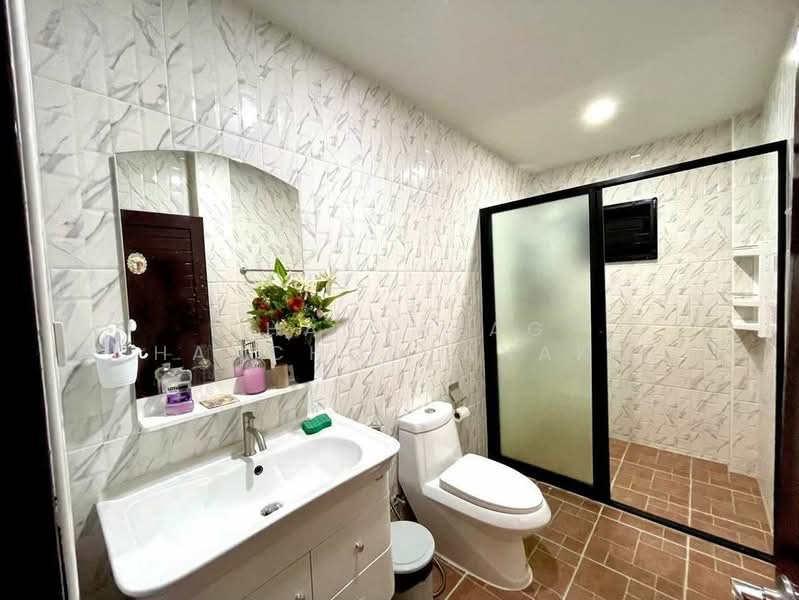 4-BR Villa, Chon Buri (Pattaya), Poong, Bang Lamung (Pattaya), Chon Buri (Pattaya), 4 Bedrooms, 430 sqm, Villa For Rent, by Thanyalag Chanchodtanakul, 500453451 - DDproperty.com