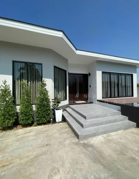 undefined, Chon Buri (Pattaya), Nong Pru, Bang Lamung (Pattaya), Chon Buri (Pattaya), 2 Bedrooms, 150 sqm, Single Detached House For Rent, by Mantana Techapahaphong, 500453532 - DDproperty.com