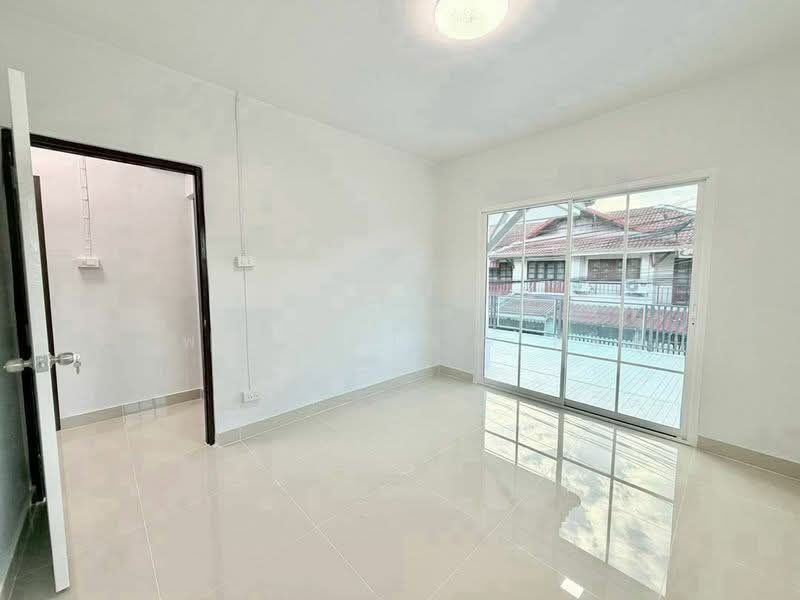 บ้านพฤกษา 3 ซ.วัดลาดปลาดุก : Baan Pruksa 3 Soi Watlatpladuk, นนทบุรี, บางคูรัด, บางบัวทอง, นนทบุรี, 95 ตร.ม., ทาวน์เฮ้าส์ ขาย, โดย สรภพ ยอดไชย (สีฝุ่น), 500453763 - DDproperty.com