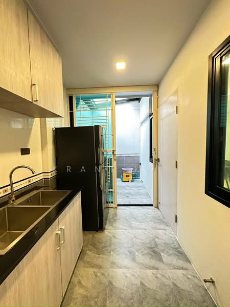 Chokchai Village 9, Chon Buri (Pattaya), Bang Lamung, Bang Lamung (Pattaya), Chon Buri (Pattaya), 2 Bedrooms, 141 sqm, Townhouse For Rent, by Vikrant Kokar, 500453818 - DDproperty.com