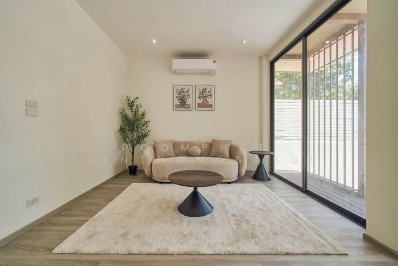 4-BR House, Bangkok, Khlong Tan Nua, Watthana, Bangkok, 4 Bedrooms, 401 sqm, Single Detached House For Sale, by Poomphat Tienthongsakul, 500453859 - DDproperty.com