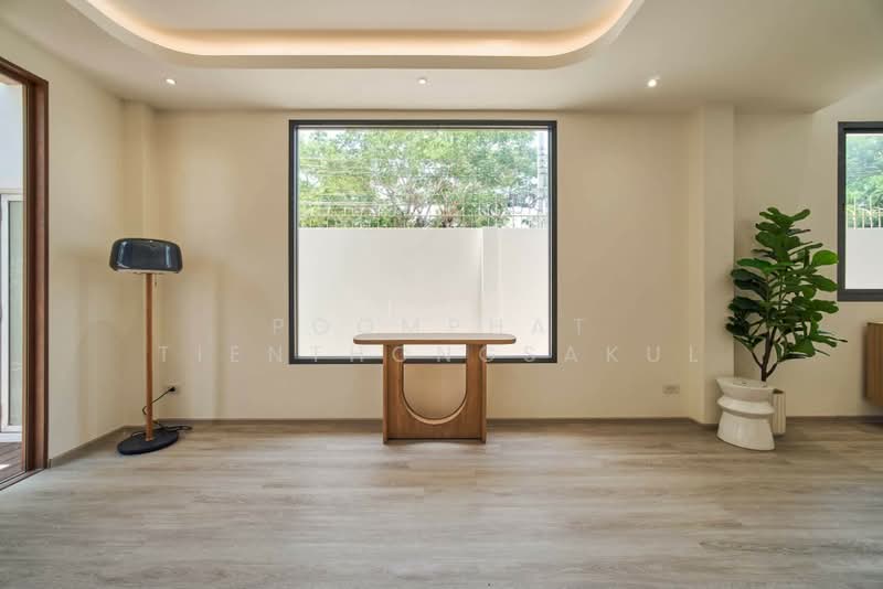 4-BR House, Bangkok, Khlong Tan Nua, Watthana, Bangkok, 4 Bedrooms, 401 sqm, Single Detached House For Sale, by Poomphat Tienthongsakul, 500453859 - DDproperty.com