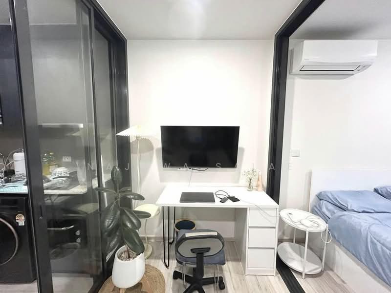 XT Huaikhwang, Bangkok, 244 Ratchadaphisek Road, Huai Khwang, Bangkok, 1 Bedroom, 30 sqm, Condo For Rent, by Najawa Salae, 500453870 - DDproperty.com