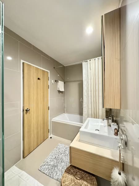 The Issara Ladprao, Bangkok, 296 Ladpao Road, Jom Phon, Chatuchak, Bangkok, 1 Bedroom, 52 sqm, Condo For Sale, by Fazwaz (Thailand) Co., Ltd., 500453910 - DDproperty.com