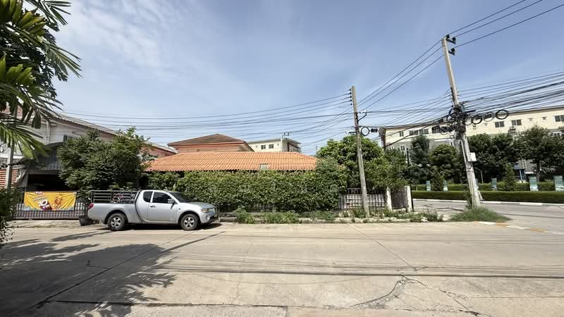 ขายบ้านแฝด 2 ชั้น ภัทรไพรเวท 2 สามโคก ปทุมธานี 100 ตร.ว. หลังใหญ่ พร้อมอยู่ ราคา 6.9 ล้าน, ปทุมธานี, สามโคก, ปทุมธานี, 240 ตร.ม., บ้านแฝด ขาย, โดย คุณโน๊ต, 500453923 - DDproperty.com