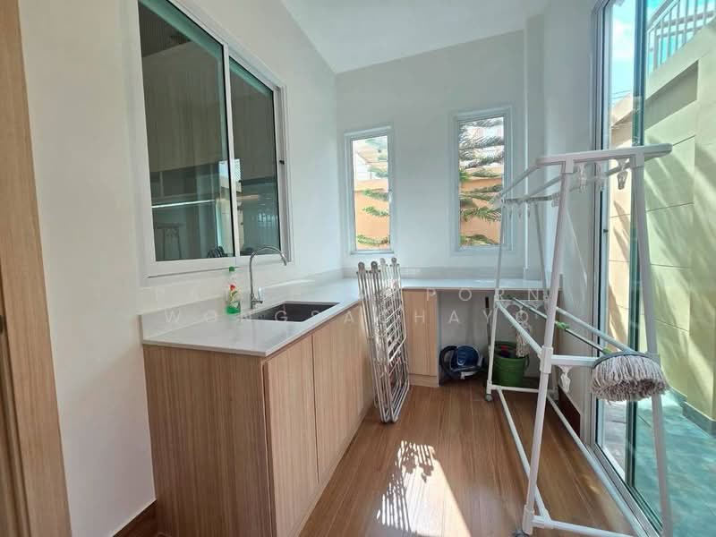 สำหรับ ขาย บ้าน 3 ห้องนอน ที่ Narita Villa, ชลบุรี, หนองปรือ, บางละมุง, ชลบุรี, 230 ตร.ม., บ้านเดี่ยว ขาย, โดย Patcharaporn Wongsachayo, 500453925 - DDproperty.com